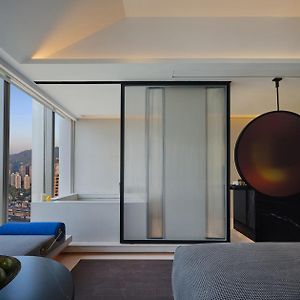 Peninsula River-view Twin Room